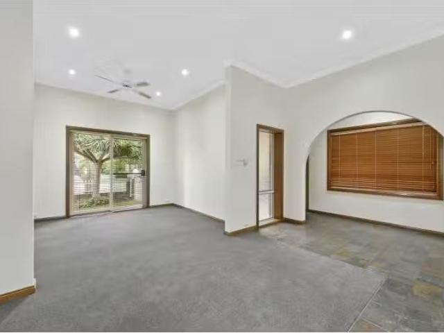 19 CLELAND STREET, MASCOT House for rent Listed by Elias Chri.
