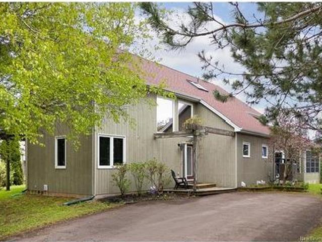 19 Crescent St, Pointe Du Chêne, NB, E4P 4B3 Luxury House for sale | Listing ID NB140813 | Royal LePage Carriage Trade Luxury Properties