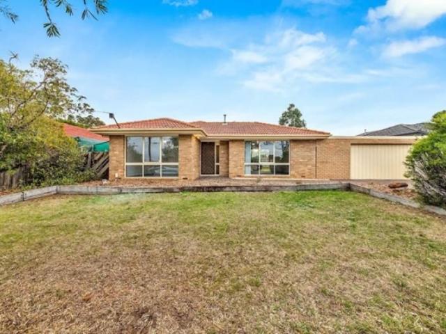 19 Derwent Road, Werribee
