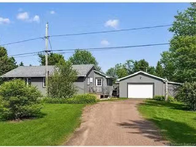 19 Des Lauriers Rd, Grand Barachois, NB, E4P 7G8 house for s.