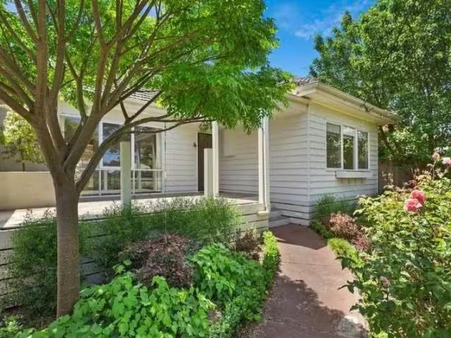 19 Dundee Street, Blackburn South VIC 3130 House For Lease
