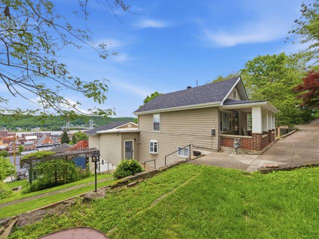 19 E 6th Street