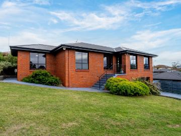 19 eclipse rd, austins ferry