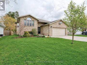 House for sale in Perth, Ontario - Garden