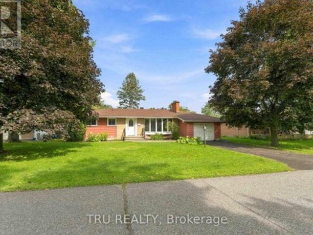 19 Ellery Crescent, Ottawa, ON, K2H 6M5 house for sale | Listing ID X13730 | Royal LePage