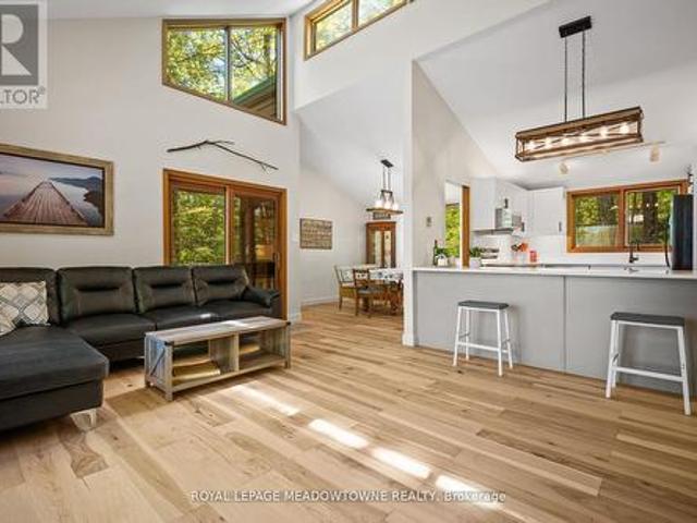 251A 19 Fire Route, Trent Lakes, ON, K0L 1J0 house for sale | Listing ID X13775 | Royal LePage