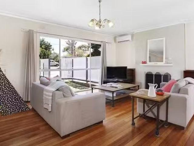 19 Fortescue Avenue, Seaford, VIC 3198 House for Rent