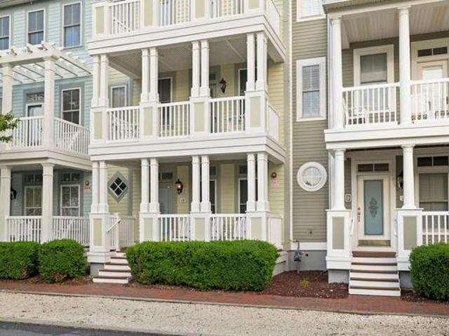 19 Fountain Drive W # 19U