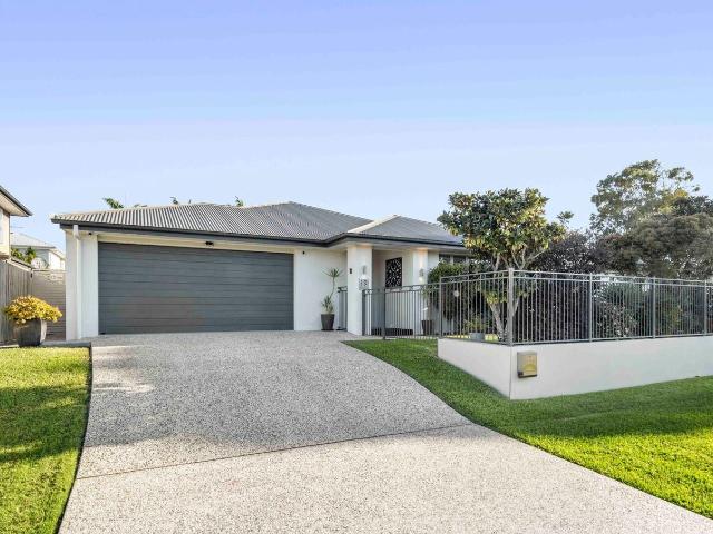 19 Foxwood Circuit, WAKERLEY, QLD 4154