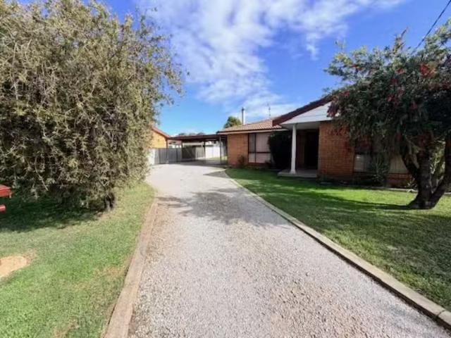 19 Flinders Street, Westdale House for rent Listed by Enquiri.