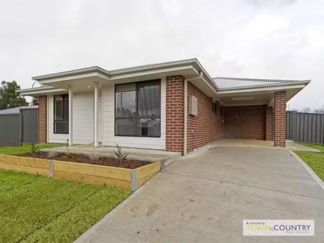 1/9 Frizell Crescent, ARMIDALE House for rent Listed by Georg.