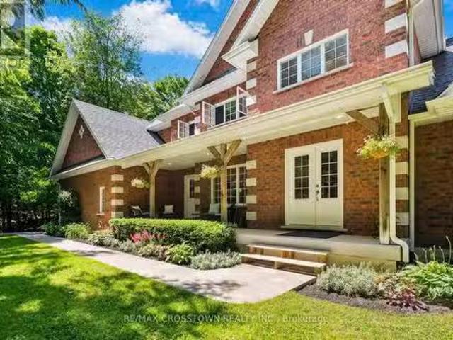 19 Gillespie Trail S, Essa, ON, L3W 0V1 house for sale List.