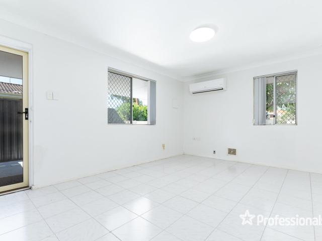 19 Girrawheen AvenueGirrawheen WA 6064, Australia