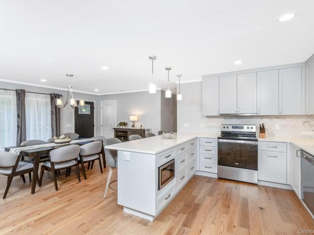 19 Groveland Avenue