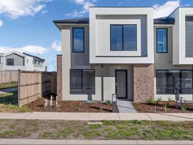 19 Guisard Way, Clyde North, VIC 3978