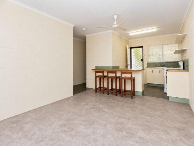 1/9 Hall St, Kirwan