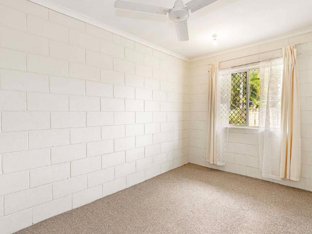 1/9 Hall St, Kirwan