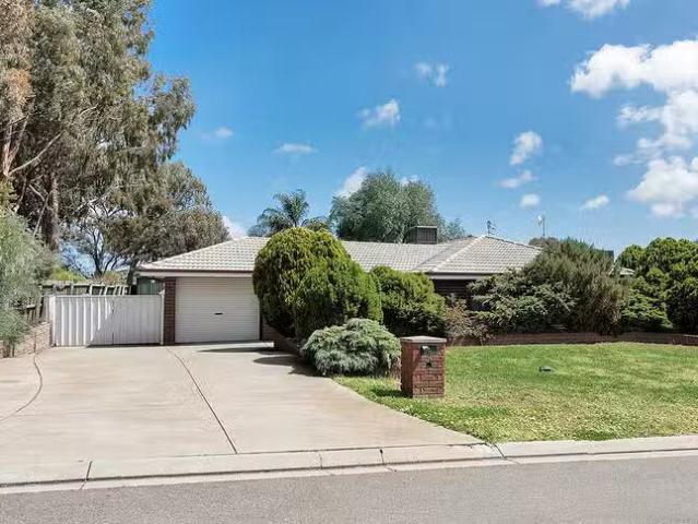 19 Ina Close, Craigmore, SA 5114