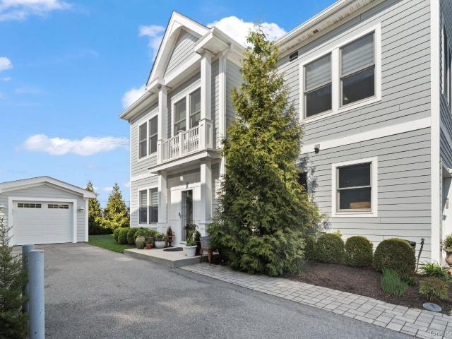 19 Island Point, Unit 19