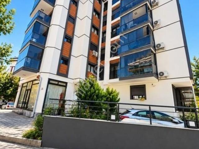 19 Karşıyaka Şemiklerde İzbana Yakın Teraslı 2+1 Kiralık