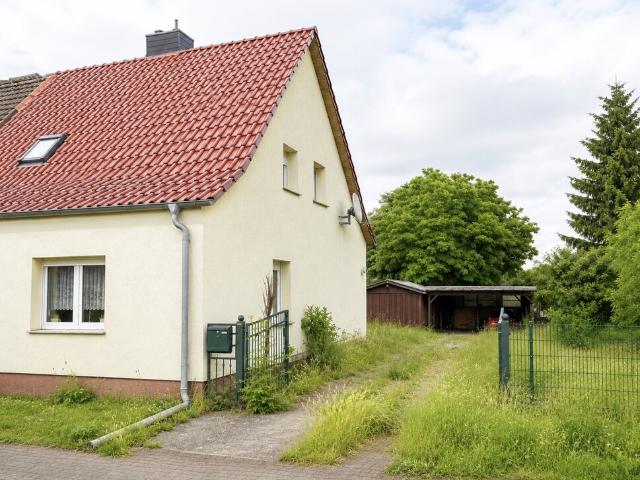 19 km bis Prenzlau – Vollsanierte DHH 2005 in Werbelow auf 1.510 m² Grundstück mit großem Garten !