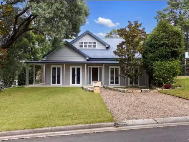 19 Knapsack Street, GLENBROOK House for rent Listed by Chelse.