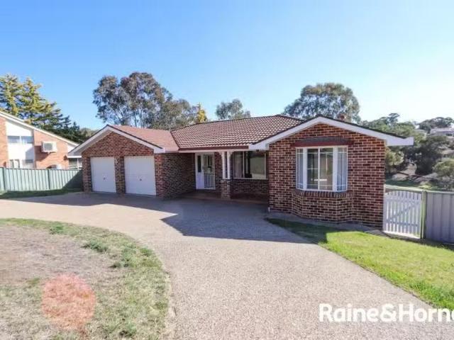 19 Kurumben Place, BATHURST House for rent Listed by Rental I.