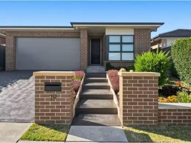19 Lacerta Road, Austral House for rent Listed by Daniela Sim.