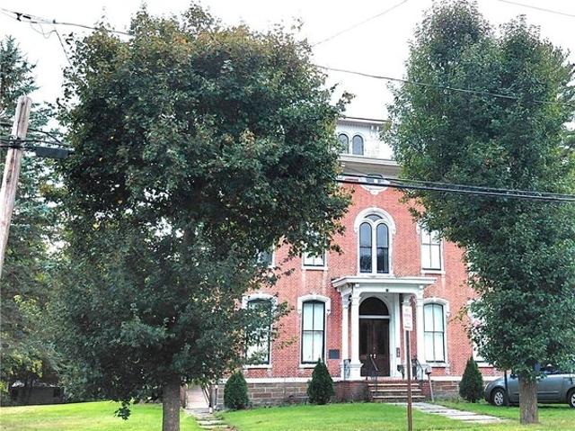 19 Lake St, Pulaski, NY 13142