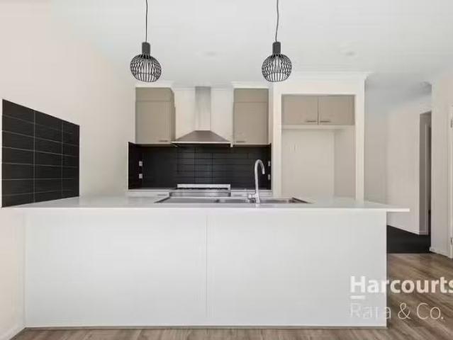 19 Laurina Street, Kalkallo, VIC 3064 House for Rent
