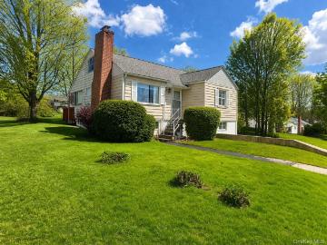 19 Lawrence Ave, Monticello, NY 12701 | MLS #978258