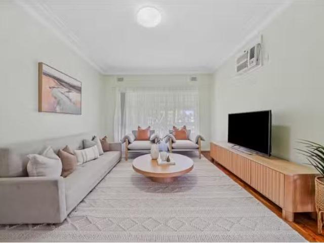 19 Lennox Street, Old Toongabbie House for rent Listed by Oli.