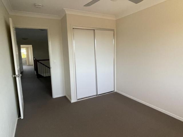 19 Longden St, Coopers Plains, QLD 4108