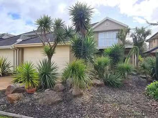 19 Lowess Lane, Point Cook, VIC 3030