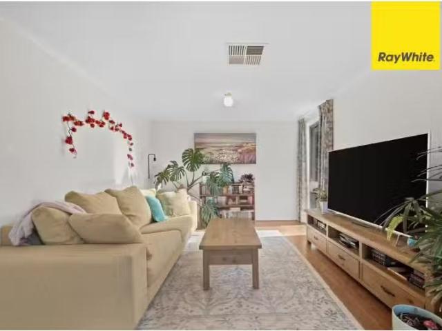 19 Maidment Place, KAMBAH House for rent Listed by Ryan Wood.