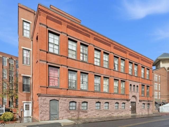19 Market St # 205