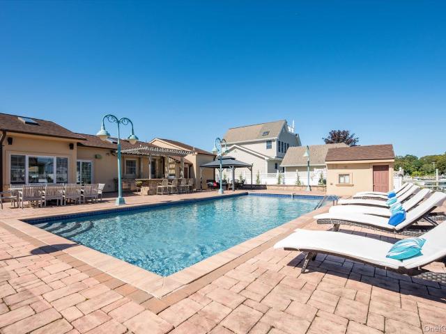 19 Marlin Road