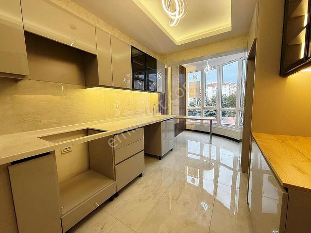 19_mayıs_cadde_üzeri_mega_lüx_yapılı_cadde_cepheli_130m²_3+1