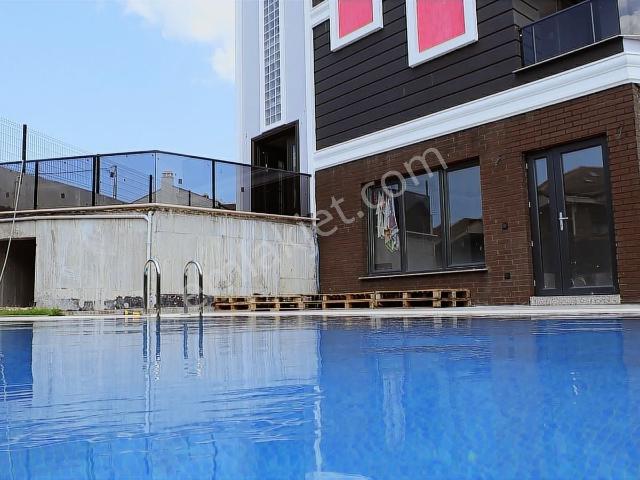 19 Mayısta Ultra Lüks Fourleks Villa Satılık peys Gayrimenkul