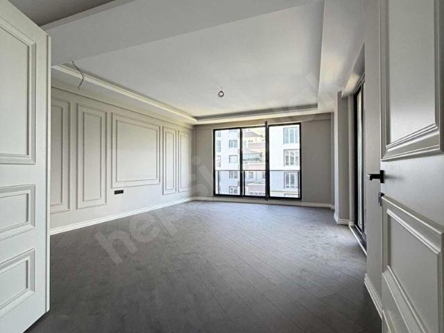 19 MAYIS BULVARINA CEPHE LÜKS 3+1 DAİRE