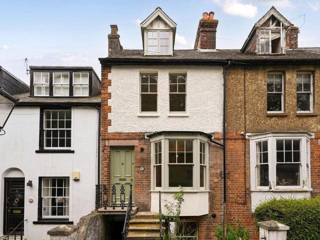 19 Military Road, Rye 4 bed house to rent £1,950 pcm £450 pw