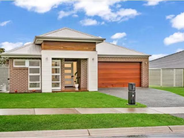 19 Mistfly Street, Chisholm House for rent Listed by Karen Mc.