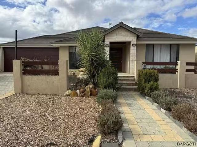 19 Mona Vale Loop, Ellenbrook, WA 6069