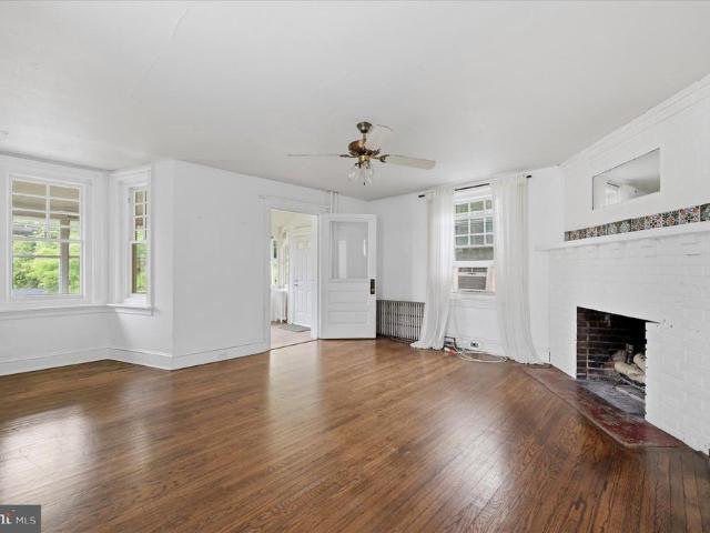 19 N Roberts Road
