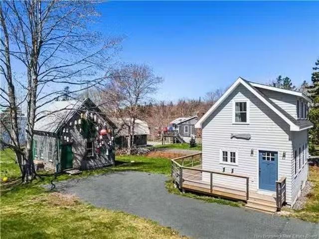 19 North Rd, Campobello Island, NB, E5E 1C1 house for sale.