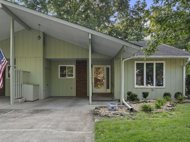 19 Oak Court