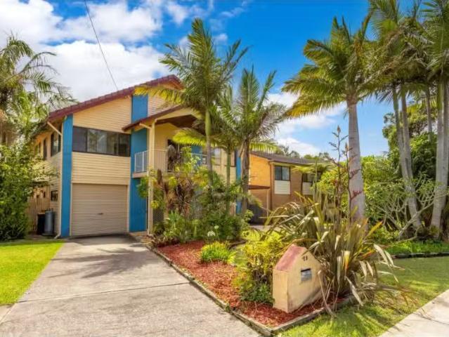 19 Old Bar Road, OLD BAR House for rent Listed by Renae Hoawe.