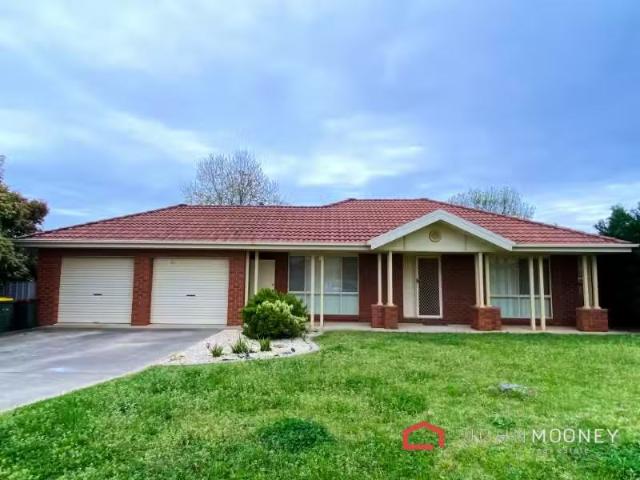 19 Paldi Crescent, Glenfield Park House for rent Listed by Jo.