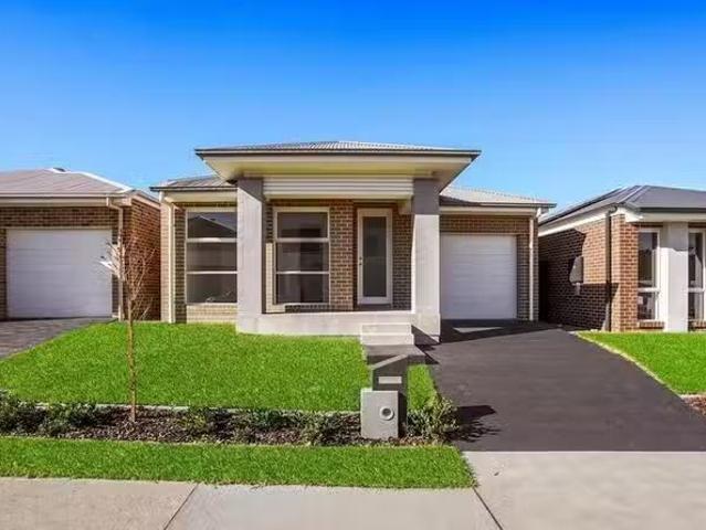 19 Parhelion Street, Austral, NSW 2179