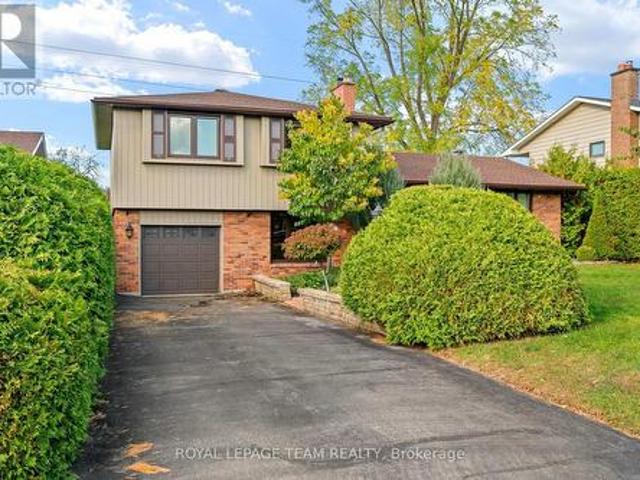 19 Parkland Crescent, Ottawa, ON, K2H 5V3 house for sale | Listing ID X14028 | Royal LePage